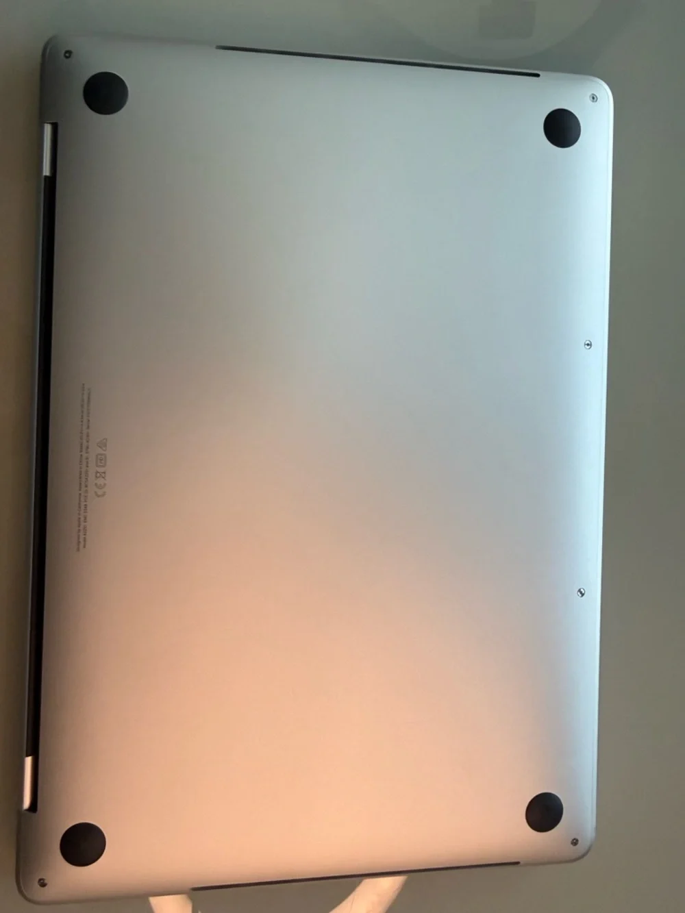 MacBook Pro 13 inch 2020 4 thunderbolt (USB C) intel i5 - Picture 8 of 9